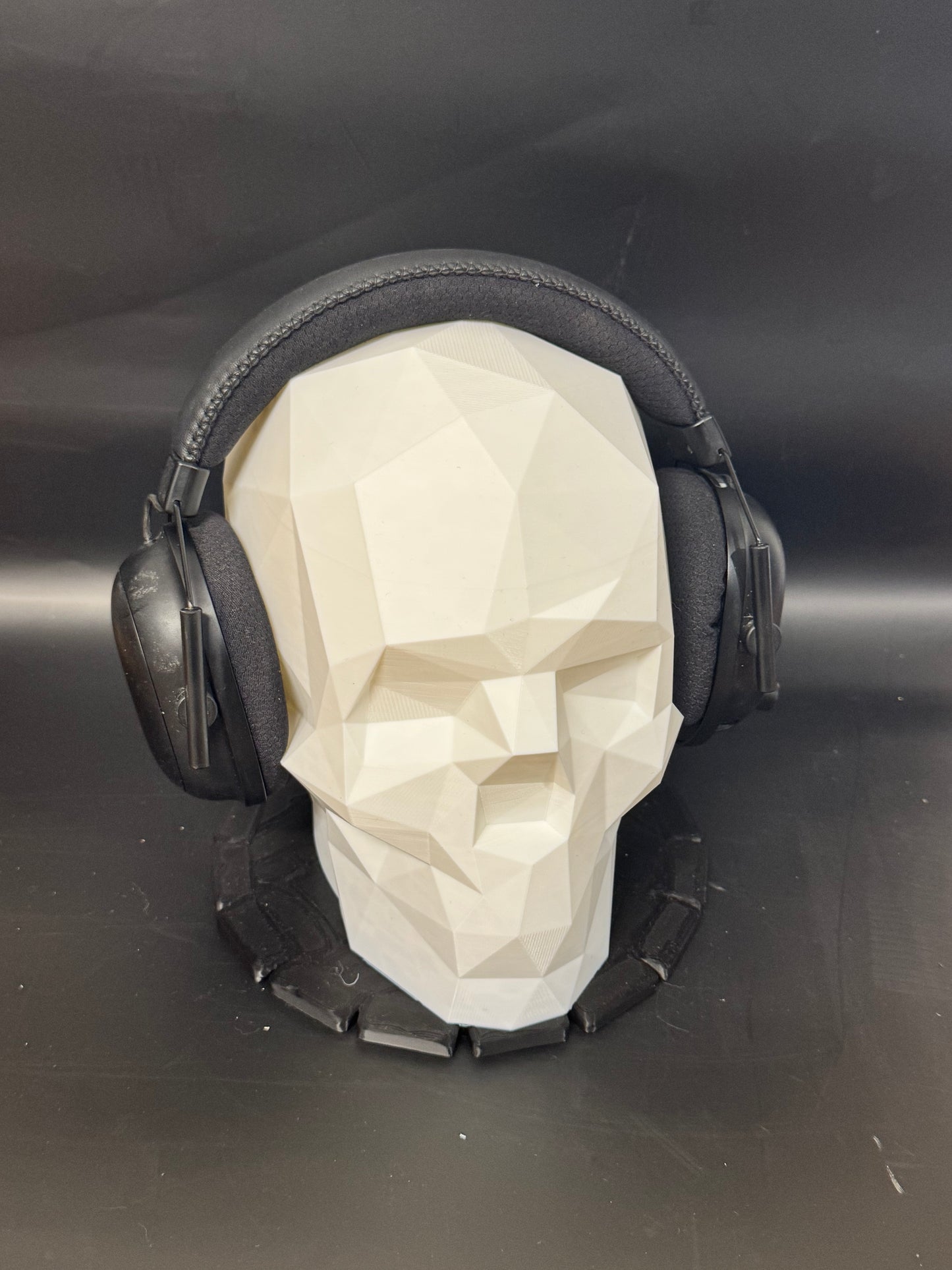 Low Poly Skull Headphone Holder